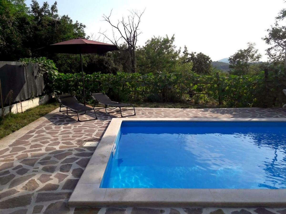 Apartment Nada With Private Pool 부젯 외부 사진