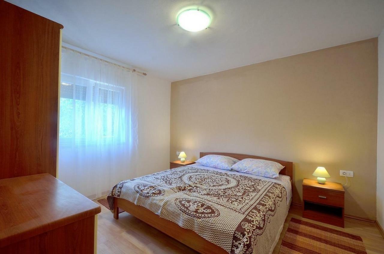 Apartment Nada With Private Pool 부젯 외부 사진