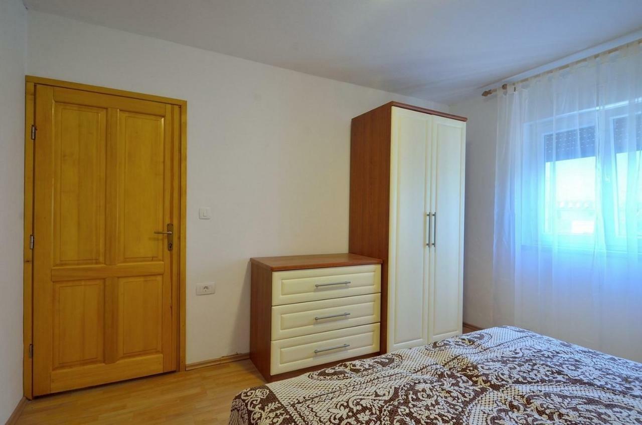 Apartment Nada With Private Pool 부젯 외부 사진