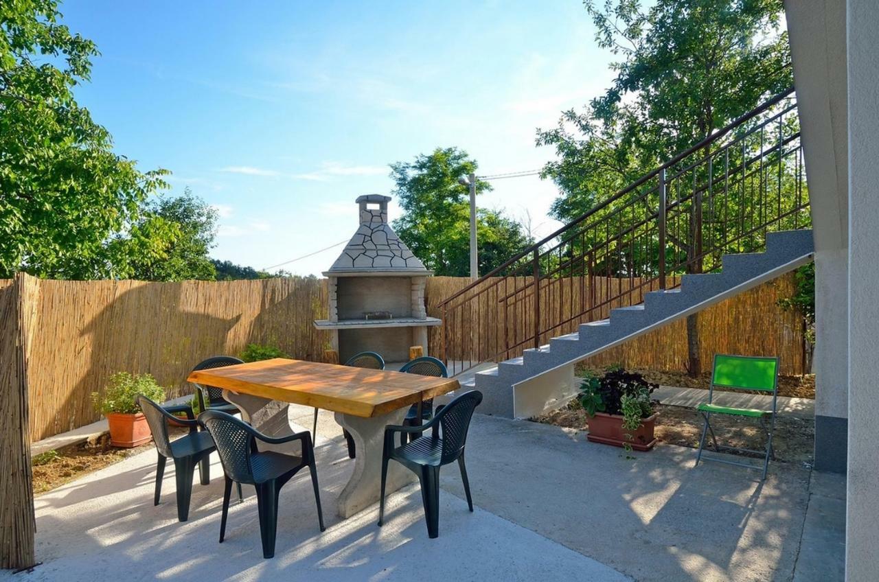 Apartment Nada With Private Pool 부젯 외부 사진